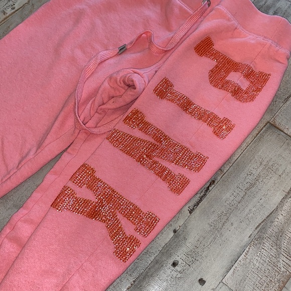 EUC Women’s MD VS PINK Sweatpants - Picture 3 of 5